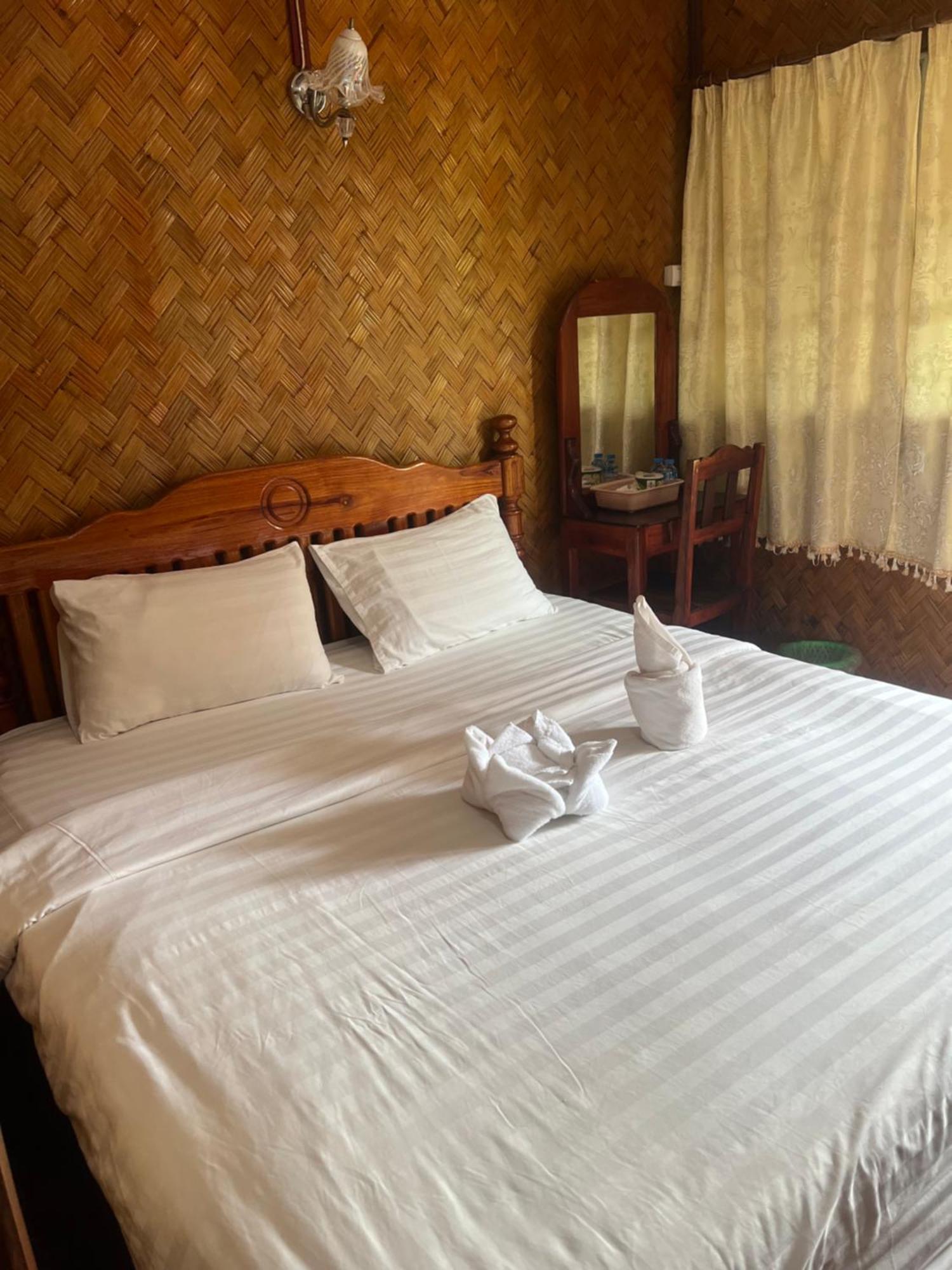 Bungalow Vang Vieng Buitenkant foto