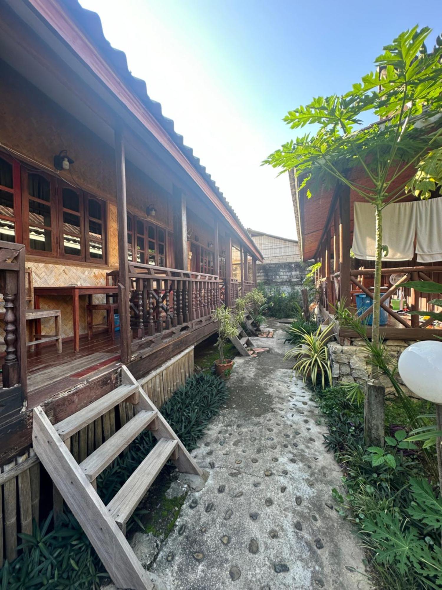 Bungalow Vang Vieng Buitenkant foto