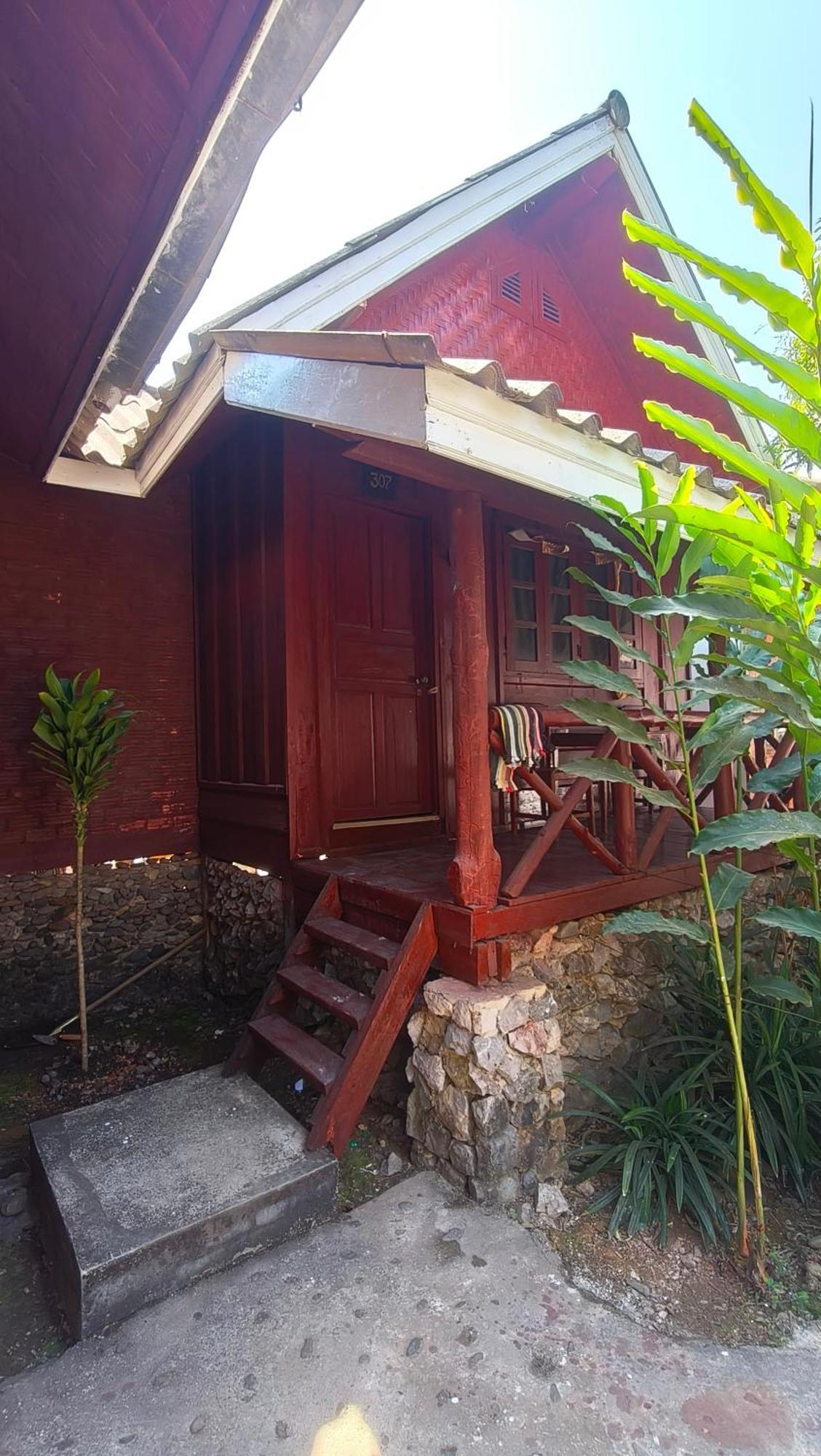 Bungalow Vang Vieng Buitenkant foto